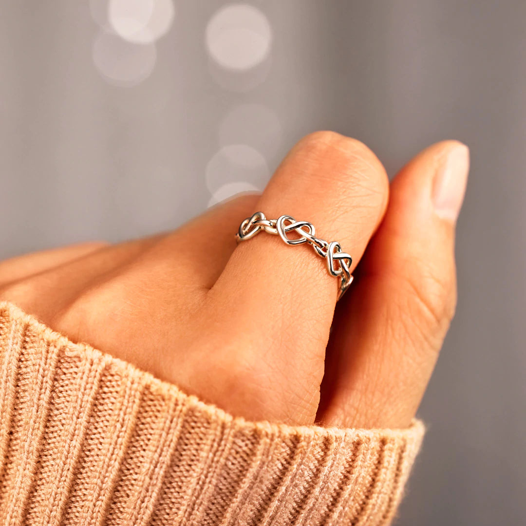 To My Mom Heart Knot Ring "A link That Can Never Be Undone"