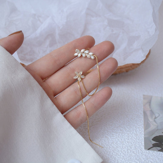 Flower Threader Earring GOLD/LEFT Earring MelodyNecklace