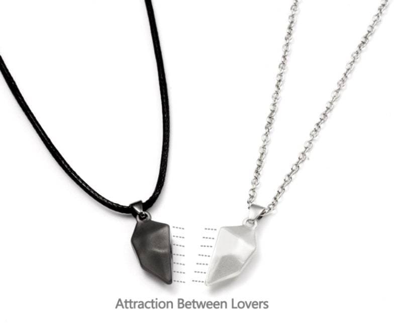 Magnetic Matching Necklace for Couples - 2 Pieces Make A Heart With Personalized Letteratching Couple Necklace MelodyNecklace
