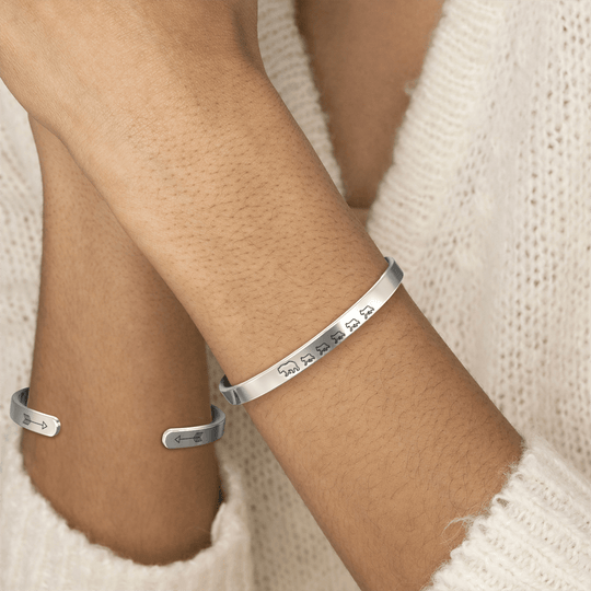 Mama Bear & Her Baby Bears Engraved Personalizable Cuff Bracelet Bracelet For Woman MelodyNecklace