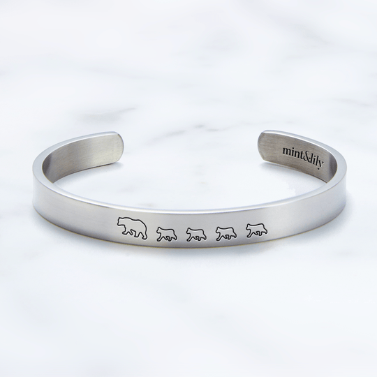 Mama Bear & Her Baby Bears Engraved Personalizable Cuff Bracelet Silver / Mama + 4 Cubs Bracelet For Woman MelodyNecklace